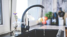 Изследване: Топлата чешмяна вода не е безопасна!
