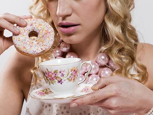 Как да облекчим стомаха след празничното преяждане?
