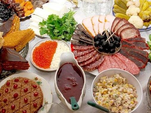 Какво се слага на празничната трапеза на Ивановден?