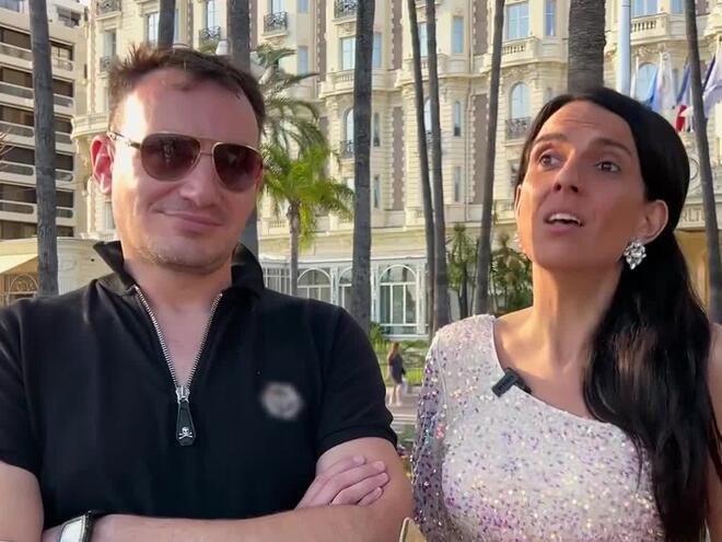 Пиленцата от Монако разделени? Боби Манекена хули„Хелс китчън“, в което Нина участва