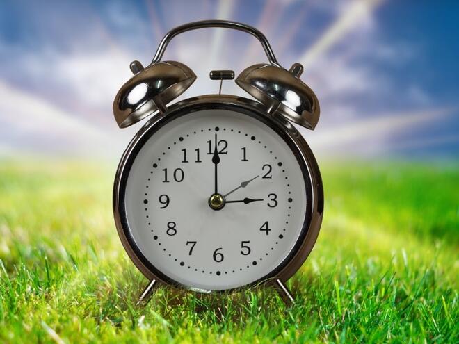 Пролет, смяна на часа и парад на планети: Какво ни очаква в небето до края на март и през май