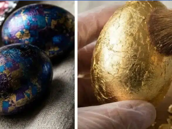 Космически мрамор или злато? Два начина за боядисване на яйца с фолио