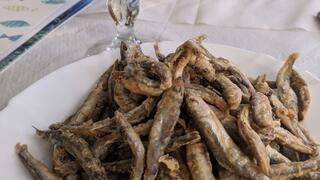 Замразената риба: Как ни продават 40% вода