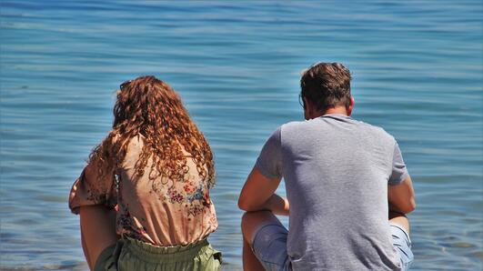 Два признака, че партньорът ви не ви обича, а само ви манипулира