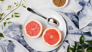 Хапвайте грейпфрут за баланс на кръвната захар и срещу подуване
