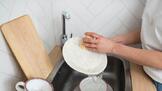 Забравете кухненските гъби за миене: Нова тенденция набира скорост